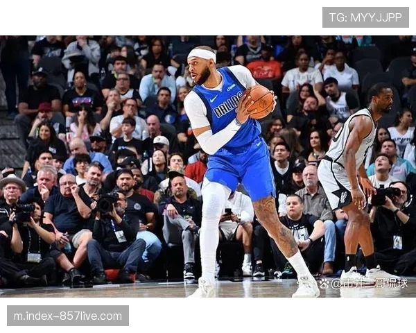 阿丘瓦29分12篮板统治内线 国王客场击败独行侠止颓势